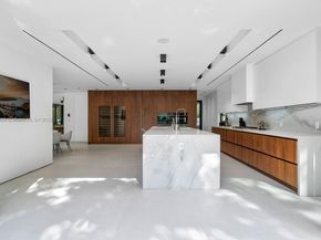 4040 Kiaora St, Miami FL 33133