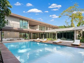 4040 Kiaora St, Miami FL 33133