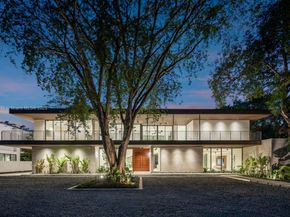 4040 Kiaora St, Miami FL 33133