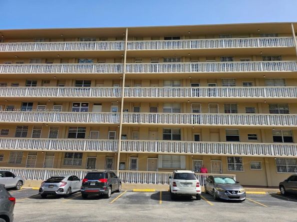 1475 NE 125th Ter 110B1, North Miami FL 33161