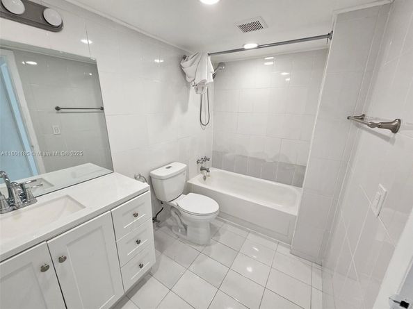 1475 NE 125th Ter 110B1, North Miami FL 33161