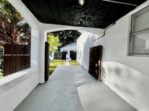 1601 NW 50th St, Miami FL 33142