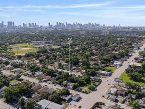 1601 NW 50th St, Miami FL 33142