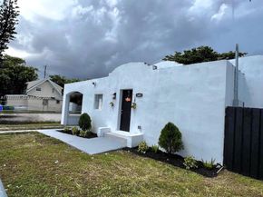 1601 NW 50th St, Miami FL 33142