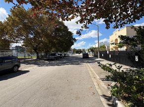 2341 SW 9th St, Miami FL 33135