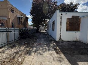 2341 SW 9th St, Miami FL 33135