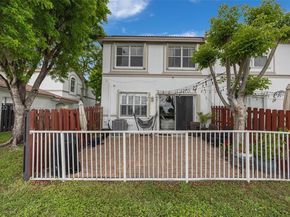 8070 NW 108th Pl, Doral FL 33178