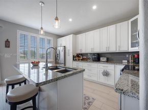 8070 NW 108th Pl, Doral FL 33178
