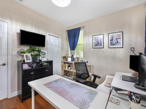 8070 NW 108th Pl, Doral FL 33178