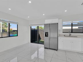 2490 NW 44th St, Miami FL 33142