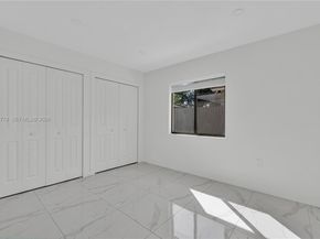 2490 NW 44th St, Miami FL 33142