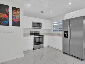 2490 NW 44th St, Miami FL 33142