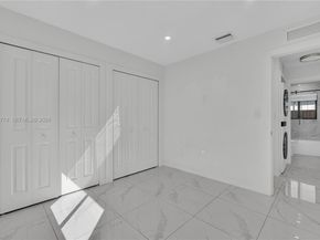 2490 NW 44th St, Miami FL 33142