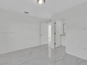 2490 NW 44th St, Miami FL 33142