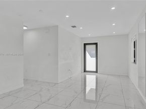 2490 NW 44th St, Miami FL 33142