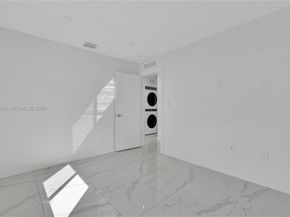 2490 NW 44th St, Miami FL 33142