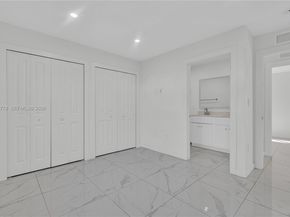 2490 NW 44th St, Miami FL 33142