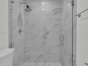 2490 NW 44th St, Miami FL 33142