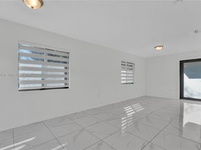 2490 NW 44th St, Miami FL 33142