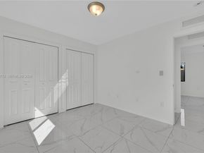 2490 NW 44th St, Miami FL 33142