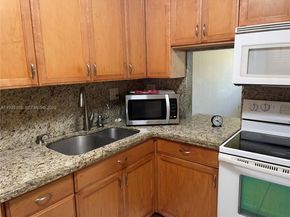 2300 Park Ln 208, Hollywood FL 33021