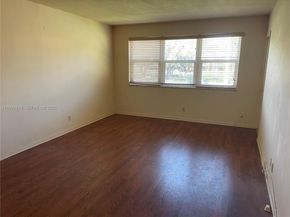 2300 Park Ln 208, Hollywood FL 33021
