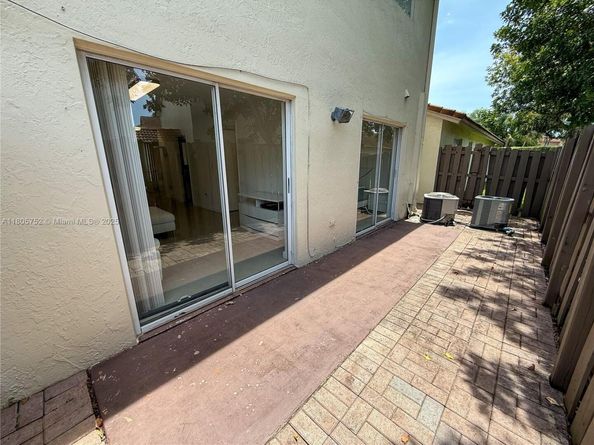 805 NW 108th Ter 7L5, Pembroke Pines FL 33026