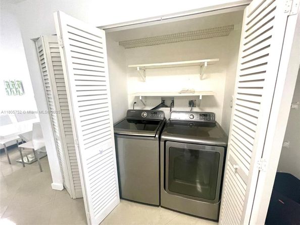 805 NW 108th Ter 7L5, Pembroke Pines FL 33026