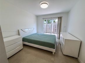 805 NW 108th Ter 7L5, Pembroke Pines FL 33026