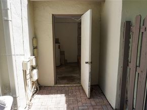 805 NW 108th Ter 7L5, Pembroke Pines FL 33026