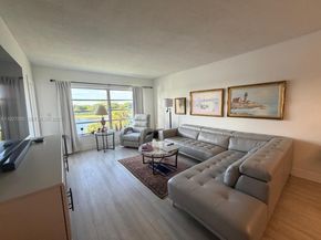 2801 N Palm Aire Dr 405, Pompano Beach FL 33069