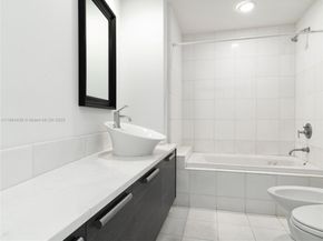 2950 NE 188th St 225, Aventura FL 33180