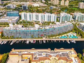 2950 NE 188th St 225, Aventura FL 33180