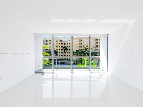 2950 NE 188th St 225, Aventura FL 33180