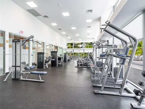 2950 NE 188th St 225, Aventura FL 33180