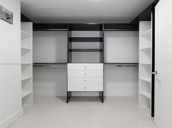 2950 NE 188th St 225, Aventura FL 33180