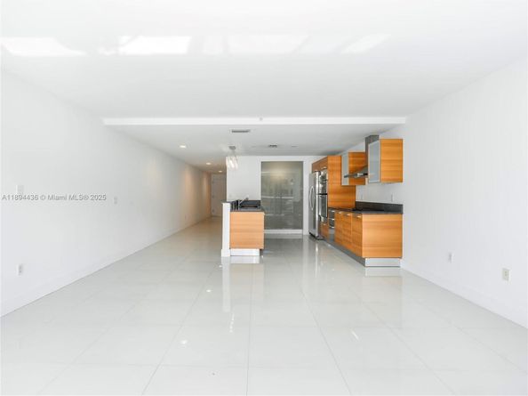 2950 NE 188th St 225, Aventura FL 33180