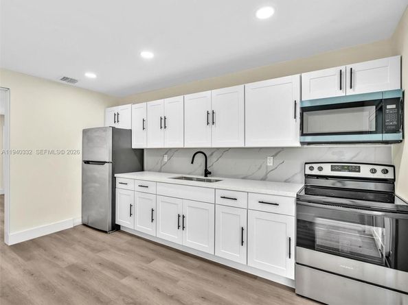 5710 Raleigh St, Hollywood FL 33021