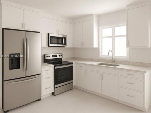 10035 Pan American Dr, Cutler Bay FL 33189