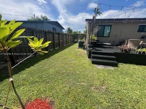 10035 Pan American Dr, Cutler Bay FL 33189