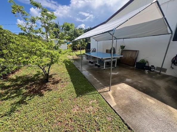 10035 Pan American Dr, Cutler Bay FL 33189