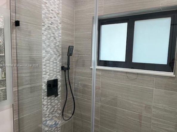 10035 Pan American Dr, Cutler Bay FL 33189