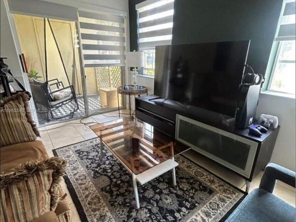 18308 NW 68th Ave B, Hialeah FL 33015