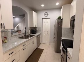 2279 NE 42nd Cir, Homestead FL 33033