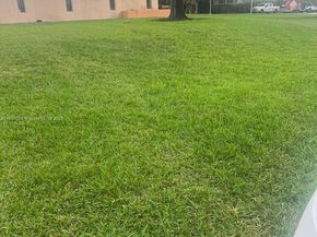 500 Executive Center Dr 2G, West Palm Beach FL 33401