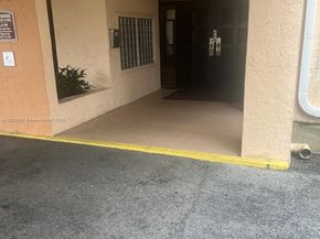 500 Executive Center Dr 2G, West Palm Beach FL 33401