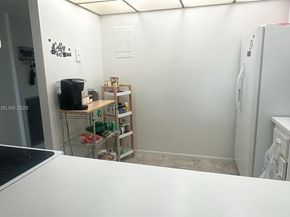 500 Executive Center Dr 2G, West Palm Beach FL 33401