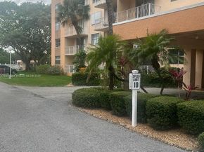 500 Executive Center Dr 2G, West Palm Beach FL 33401