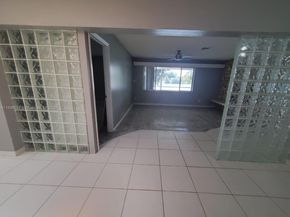 2737 NW 24th Ave, Oakland Park FL 33311