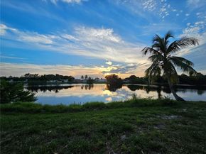 2737 NW 24th Ave, Oakland Park FL 33311
